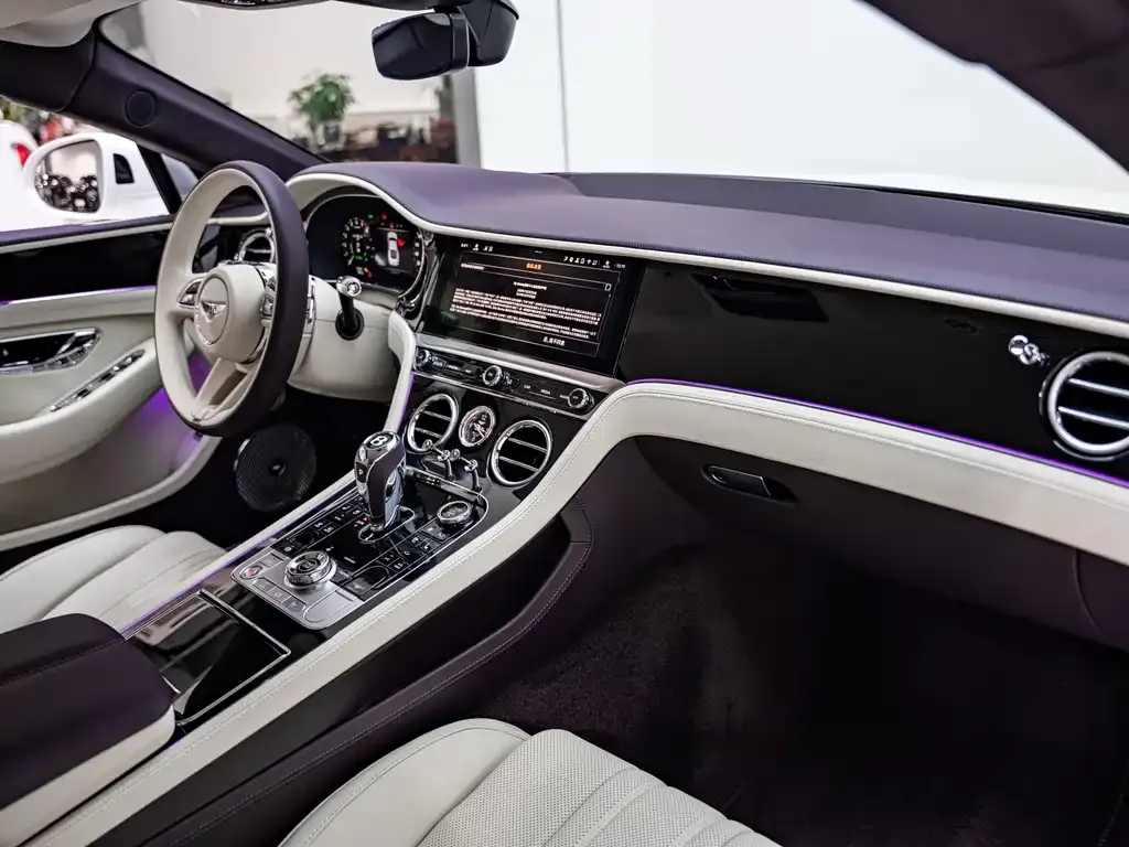 Bentley Continental PHEV — фото 8