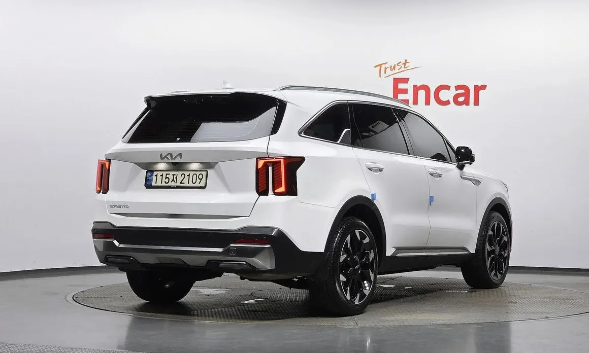 Kia Sorento — фото 7