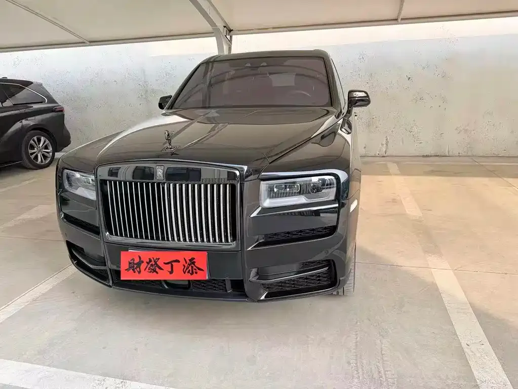 Rolls-Royce Cullinan — фото 1