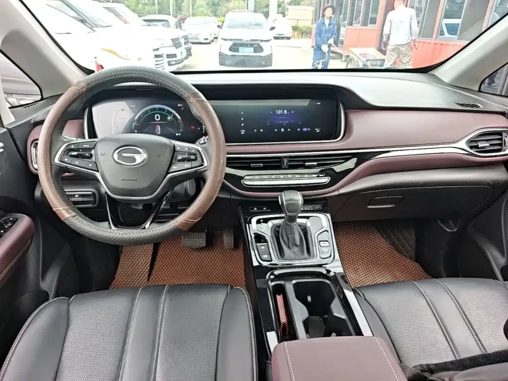 GAC Motor Trumpchi M6 — фото 5