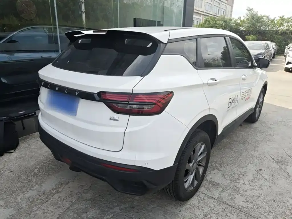 Geely Binyue — фото 10