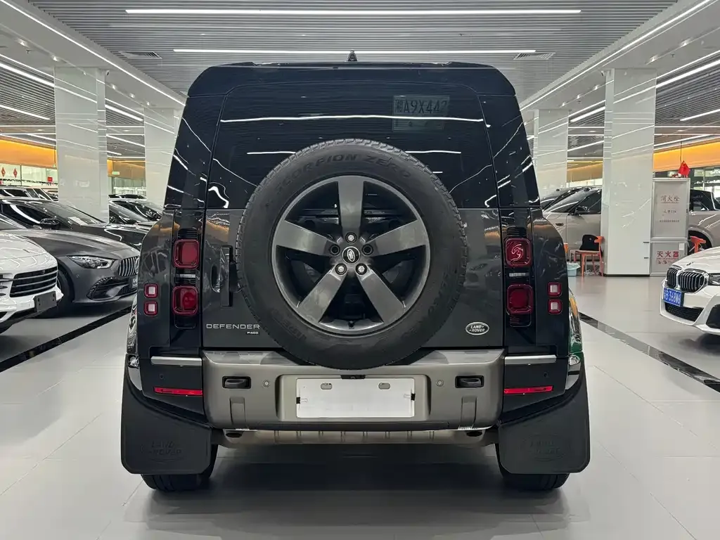 Land Rover Defender — фото 4