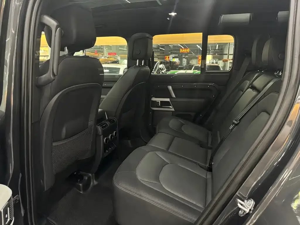Land Rover Defender — фото 10