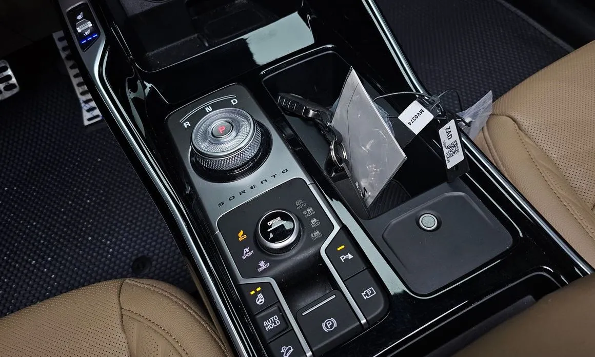Kia Sorento — фото 7