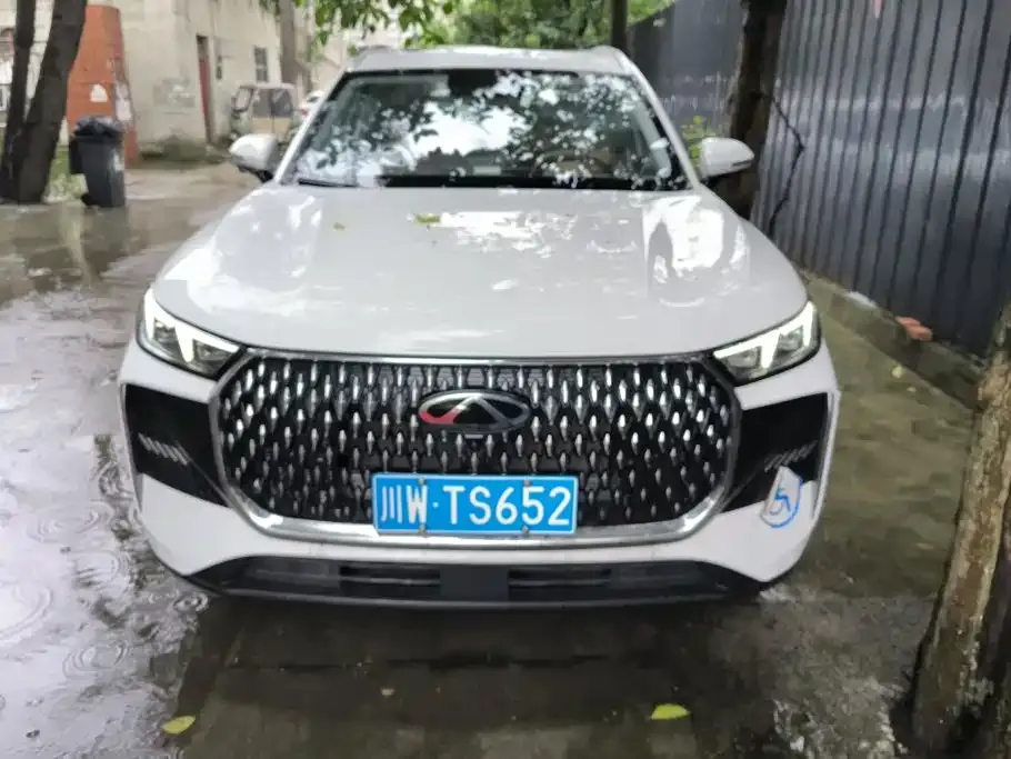 Chery Tiggo 8 — фото 2