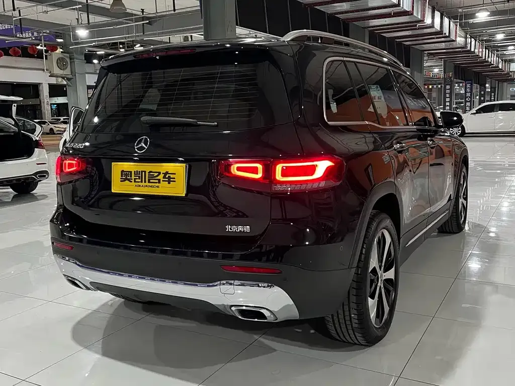Mercedes-Benz GLB — фото 7