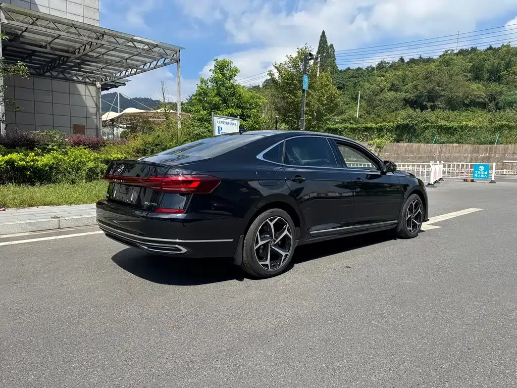 Volkswagen Passat — фото 5