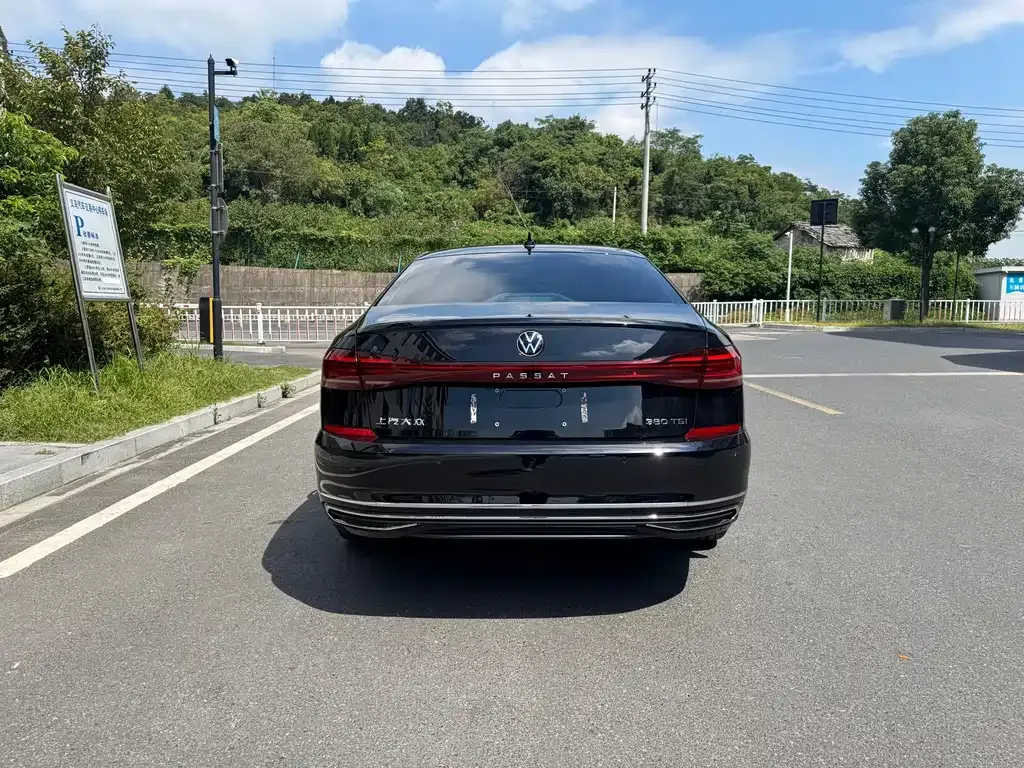 Volkswagen Passat — фото 10