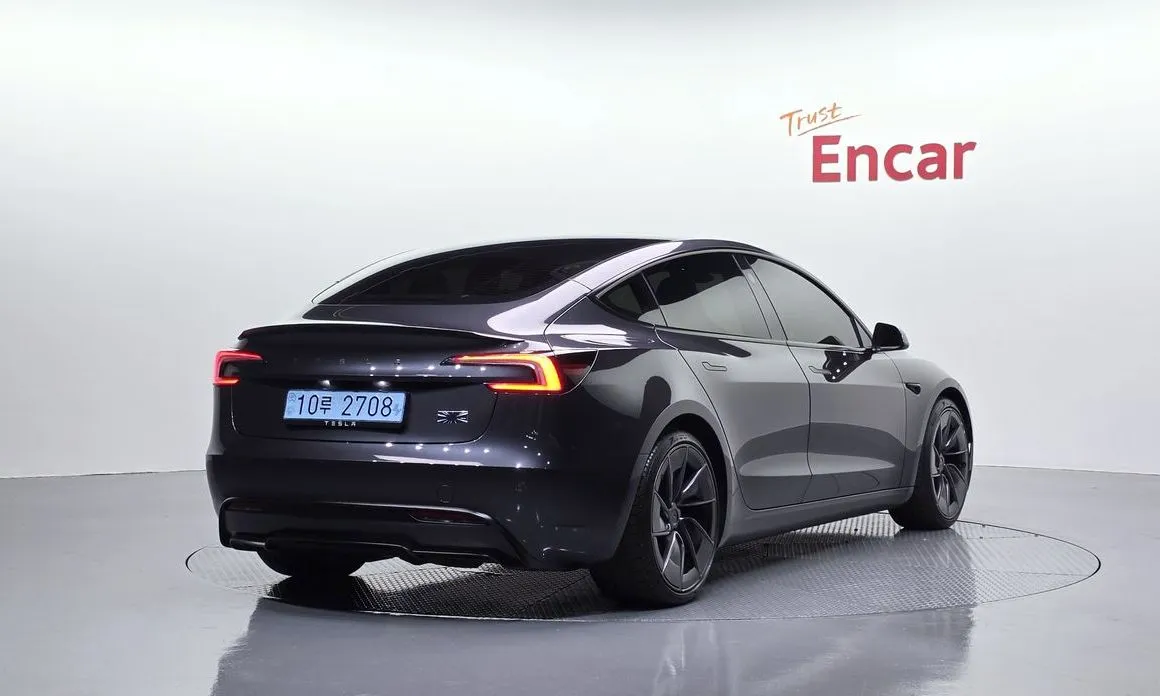 Tesla Model 3 — фото 6