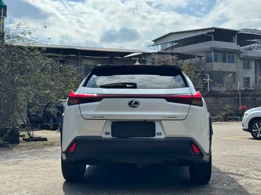 Lexus UX — фото 7