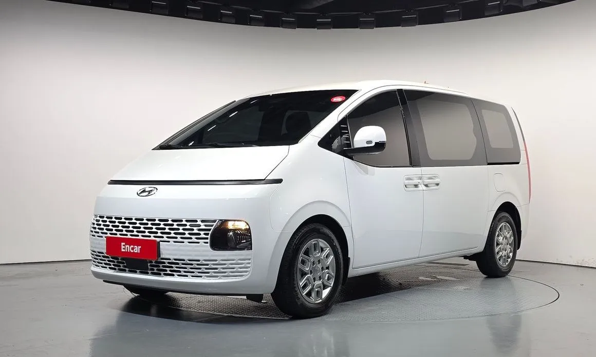 Hyundai Staria — фото 1