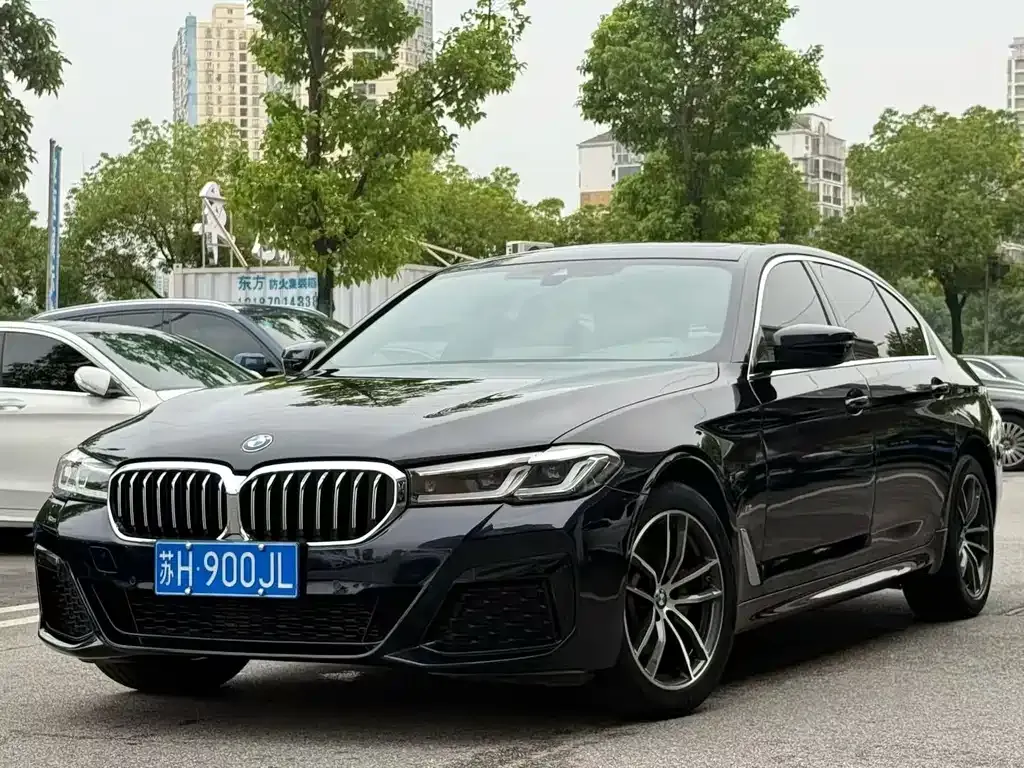 BMW 5 Series — фото 1