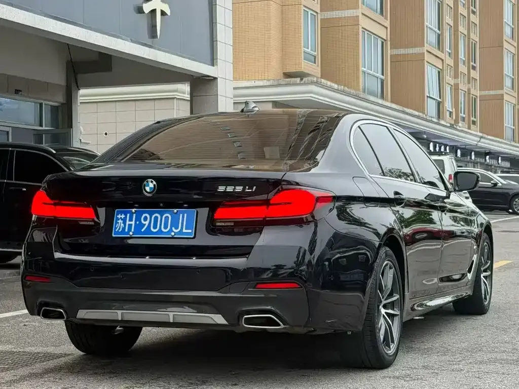 BMW 5 Series — фото 2