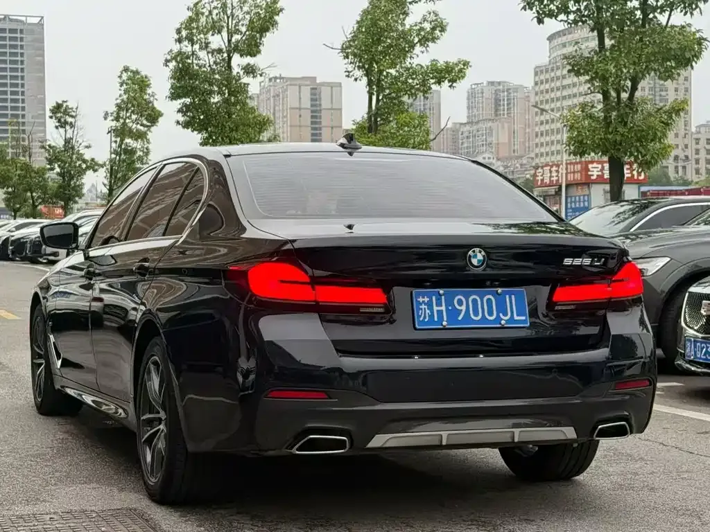 BMW 5 Series — фото 8