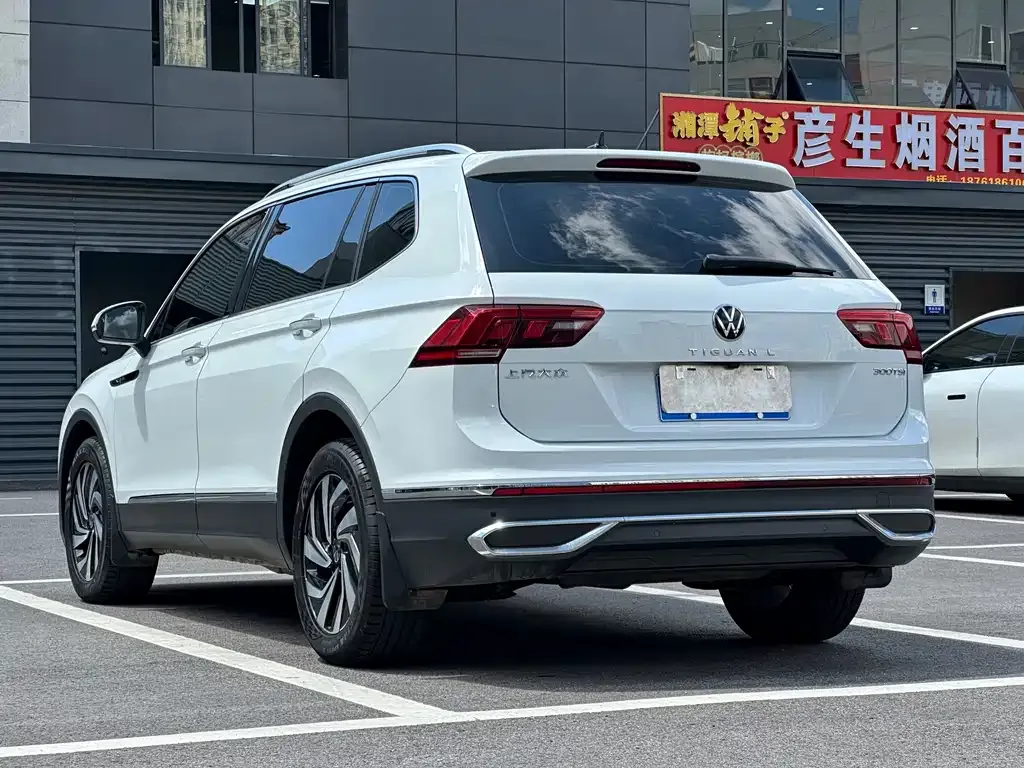 Volkswagen Tiguan L — фото 3