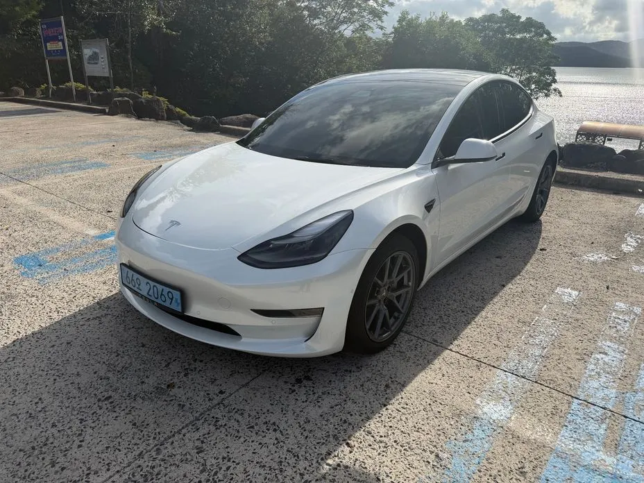 Tesla Model 3 — фото 9