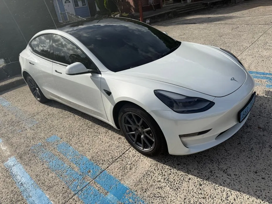 Tesla Model 3 — фото 4