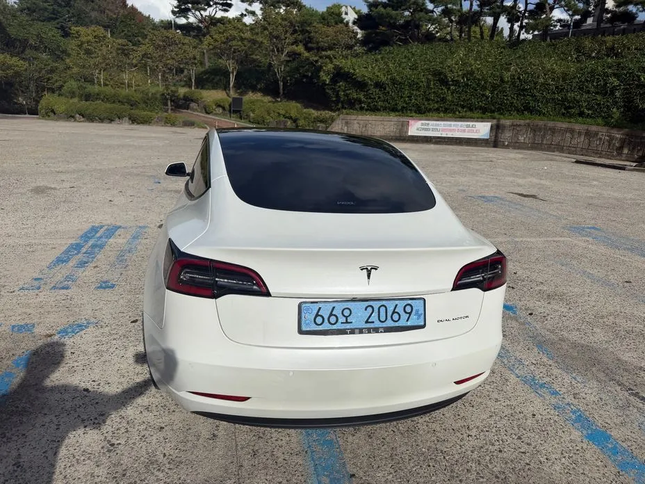 Tesla Model 3 — фото 10