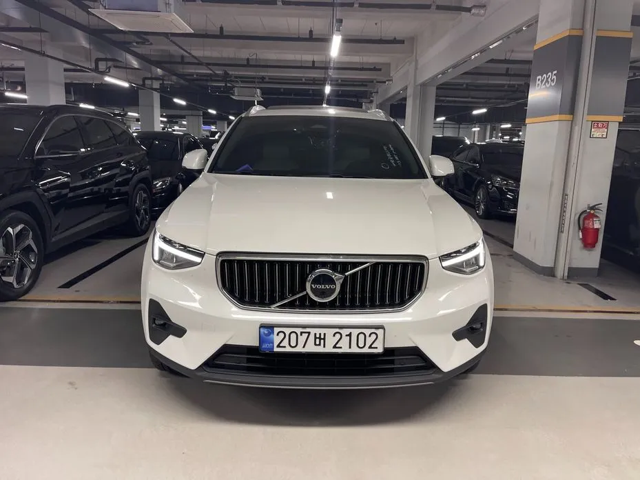 Volvo XC40 — фото 10