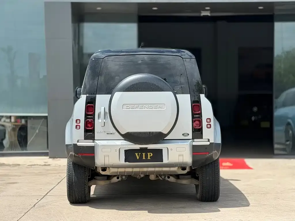 Land Rover Defender — фото 6