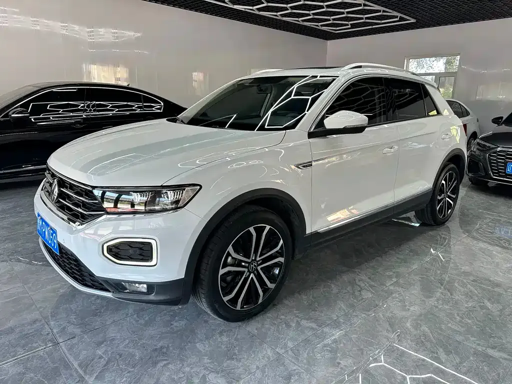 Volkswagen T-Roc — фото 9