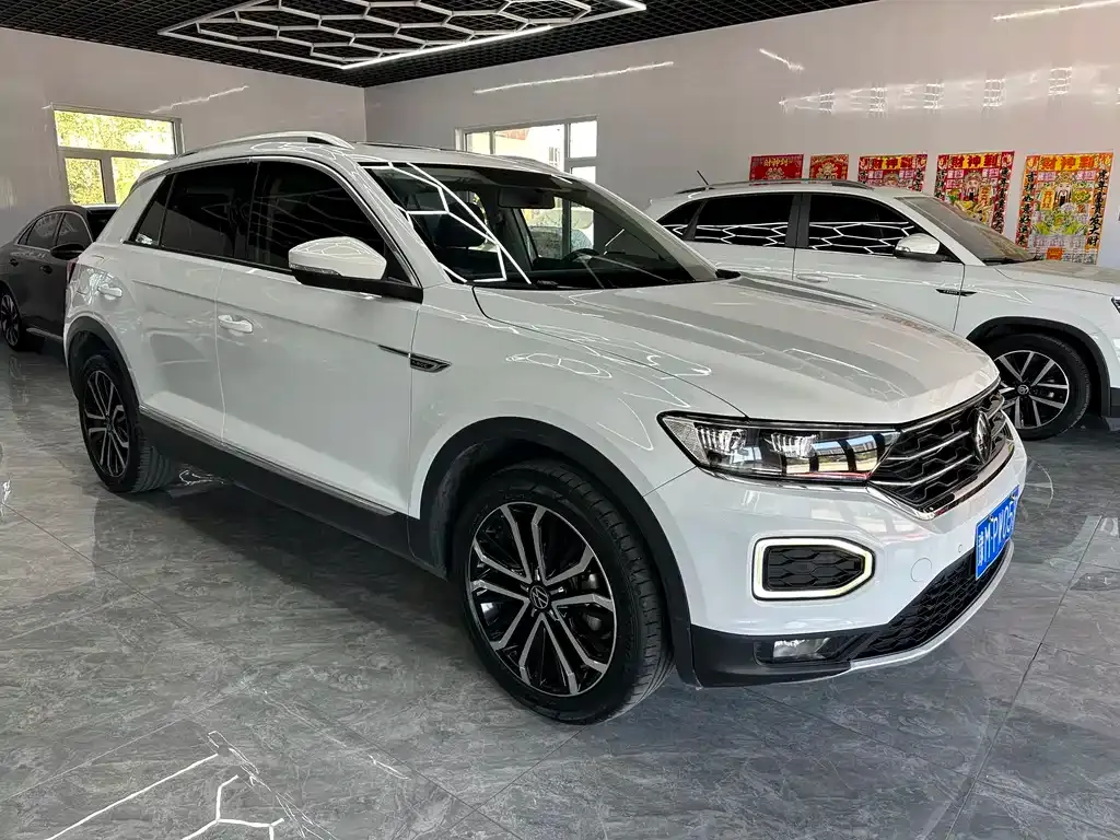 Volkswagen T-Roc — фото 10