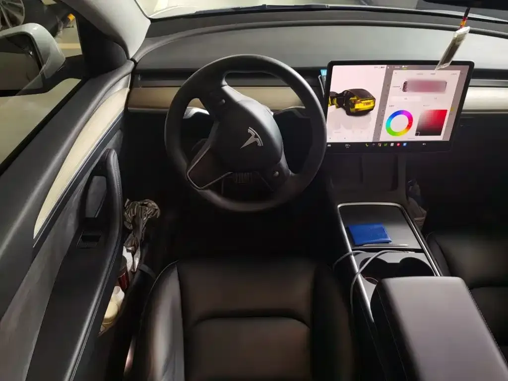 Tesla Model Y — фото 8