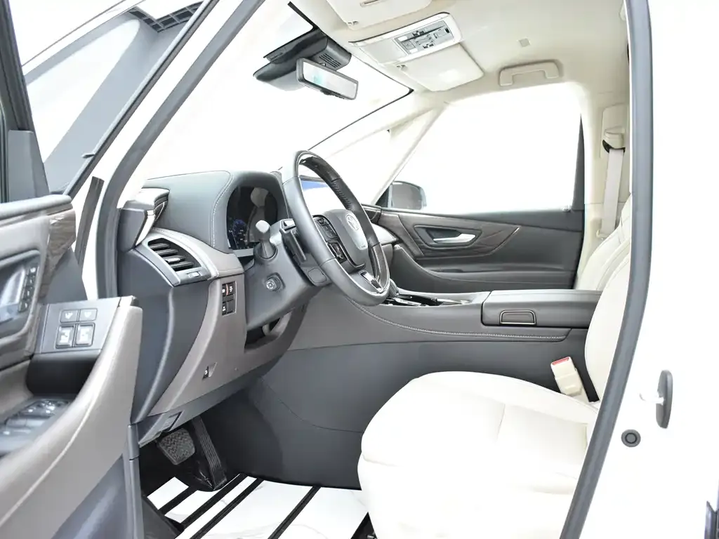 Toyota Alphard — фото 10