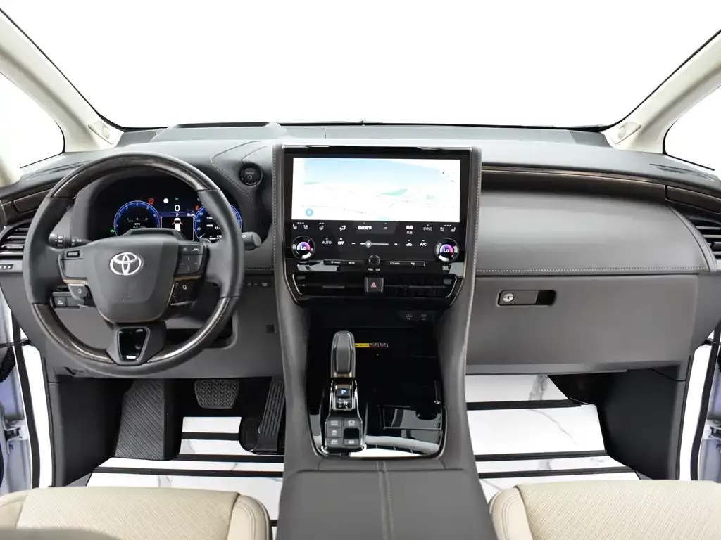 Toyota Alphard — фото 9