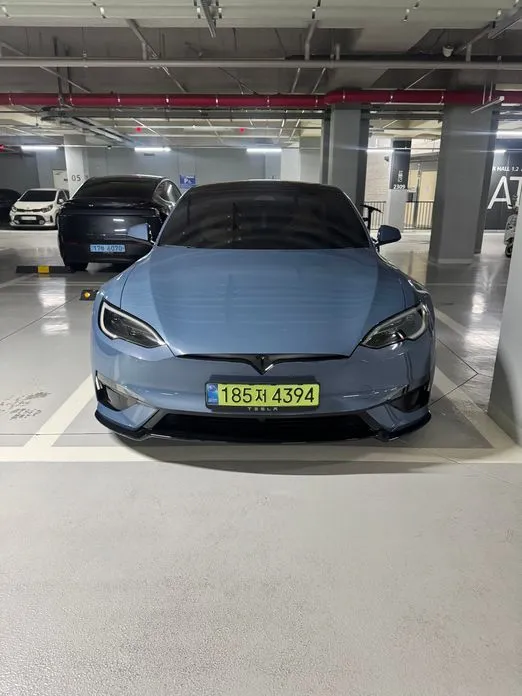 Tesla Model S — фото 1