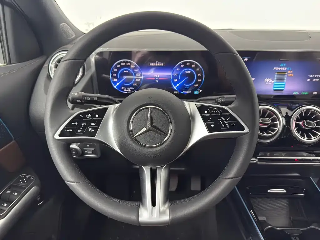 Mercedes-Benz EQA — фото 3