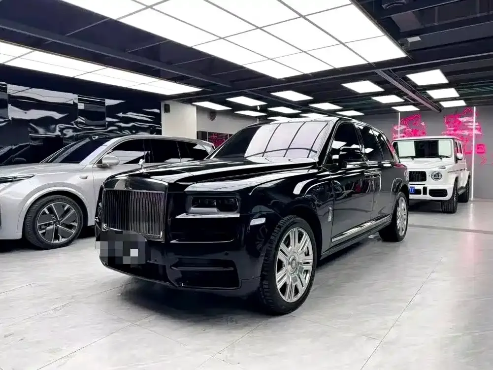 Rolls-Royce Cullinan — фото 1