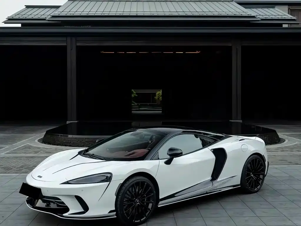 McLaren GT — фото 1