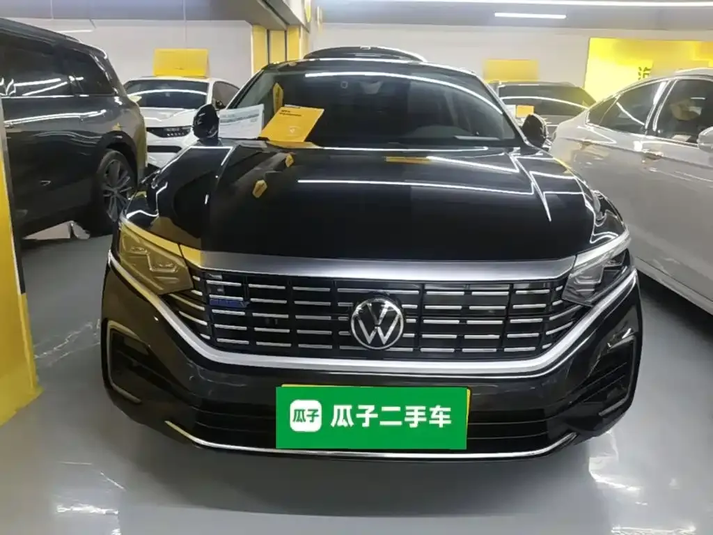 Volkswagen Passat PHEV — фото 7
