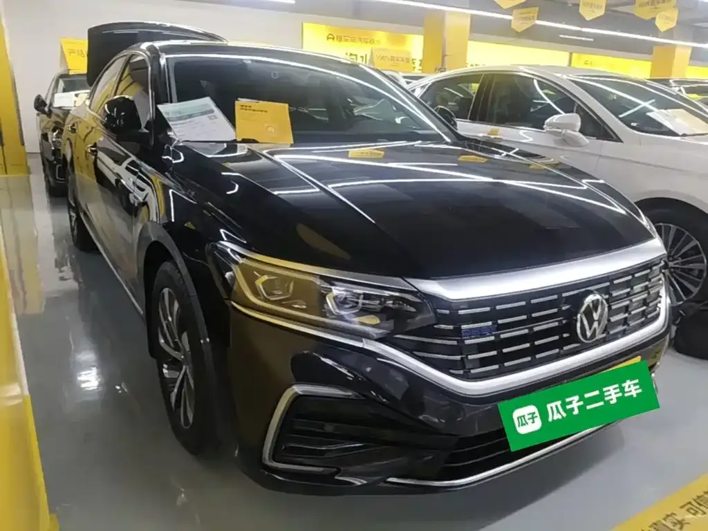 Volkswagen Passat PHEV — фото 4
