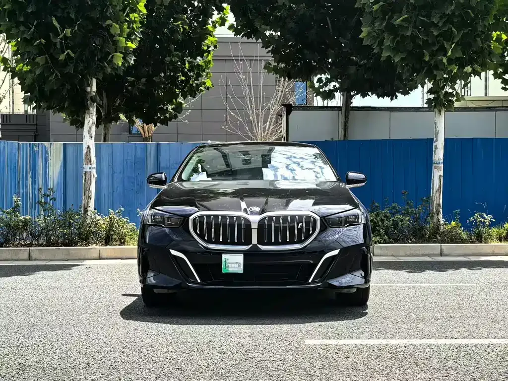 BMW i5 — фото 4