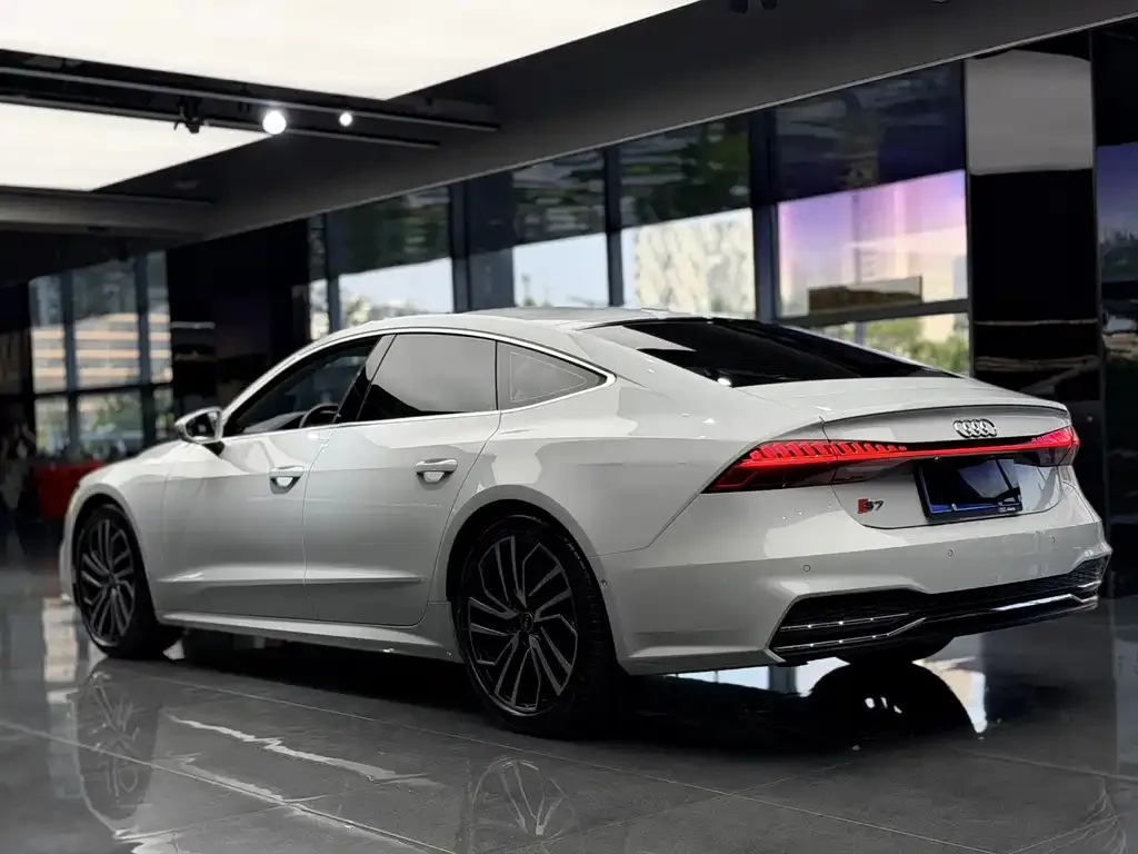Audi A7 — фото 5