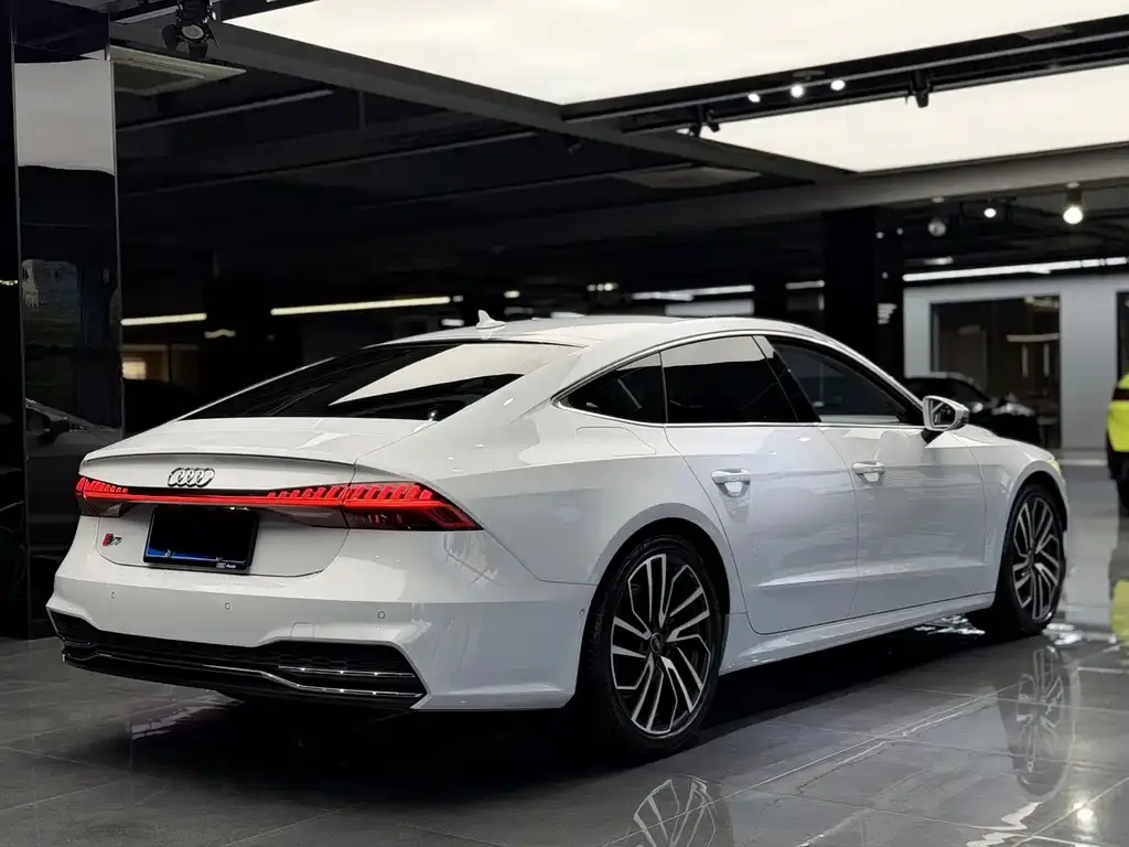 Audi A7 — фото 8