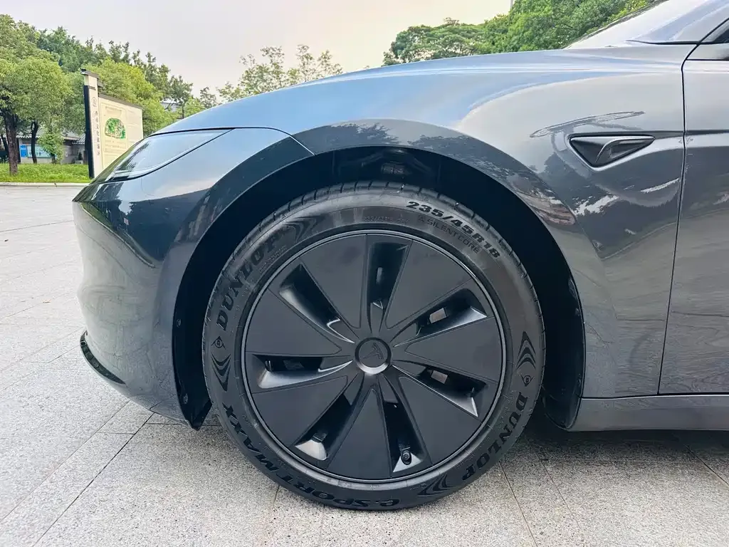 Tesla Model 3 — фото 6