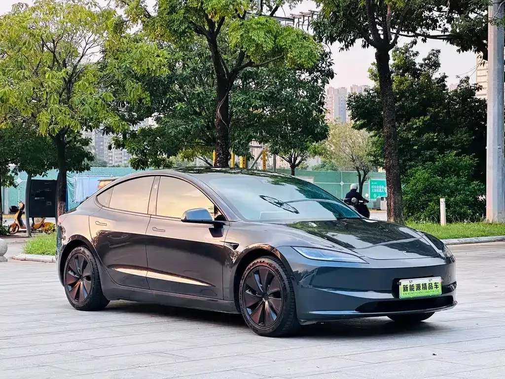 Tesla Model 3 — фото 7