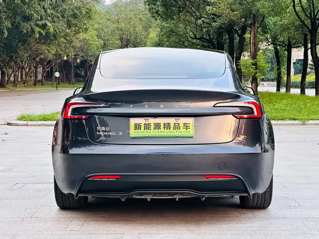 Tesla Model 3 — фото 4