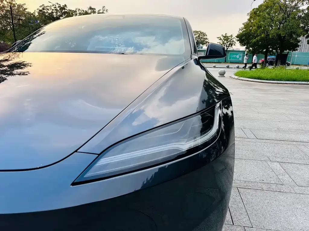 Tesla Model 3 — фото 5