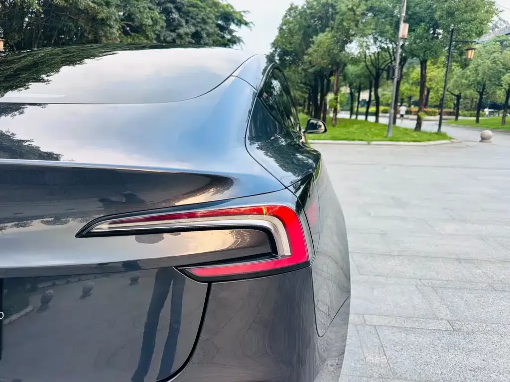 Tesla Model 3 — фото 2