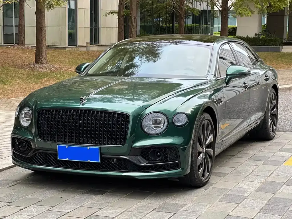 Bentley Flying Spur — фото 1