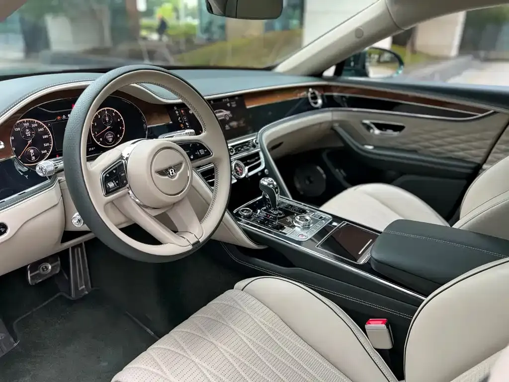 Bentley Flying Spur — фото 5