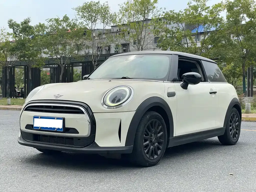 MINI Cooper (3-door) — фото 1