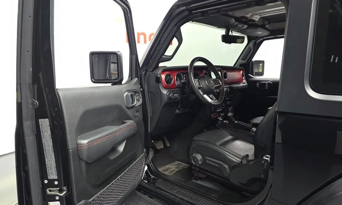 Jeep Wrangler — фото 10