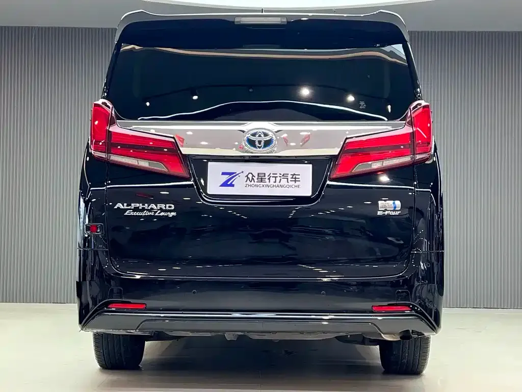 Toyota Alphard — фото 8