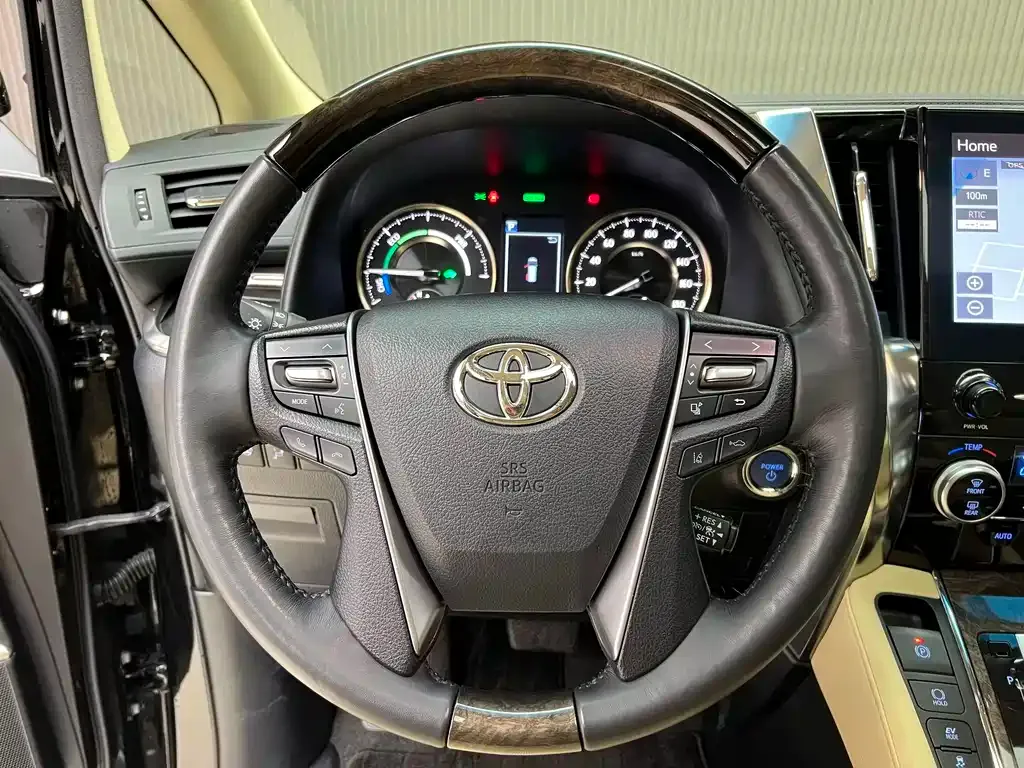 Toyota Alphard — фото 3