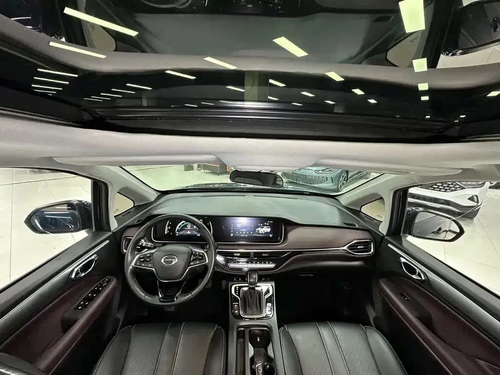 GAC Motor Trumpchi M6 — фото 9